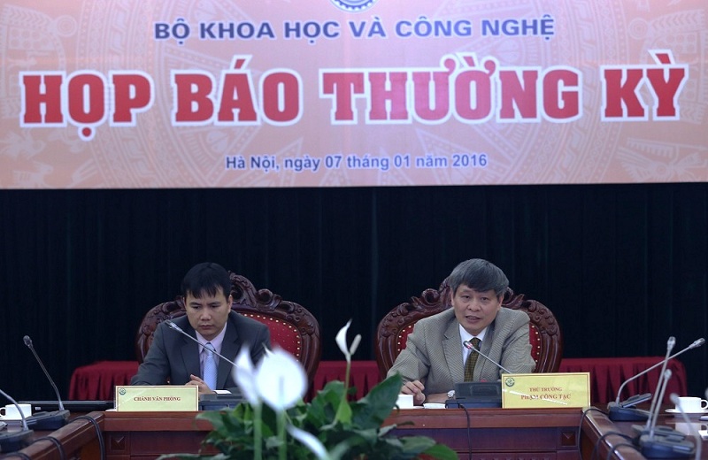 Thứ trưởng Phạm C&ocirc;ng Tạc chủ tr&igrave; họp b&aacute;o thường kỳ qu&yacute; IV năm 2015 v&agrave; giải đ&aacute;p nhiều c&acirc;u hỏi của b&aacute;o ch&iacute;