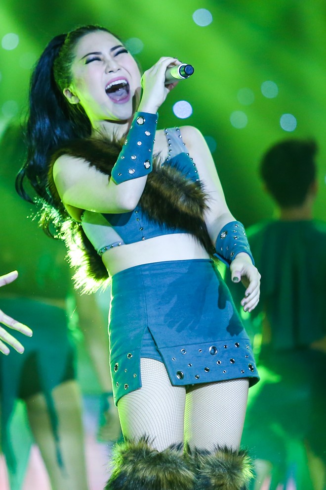 Hương Tr&agrave;m &lsquo;h&oacute;a&rsquo; đ&aacute; trong The Remix 2016
