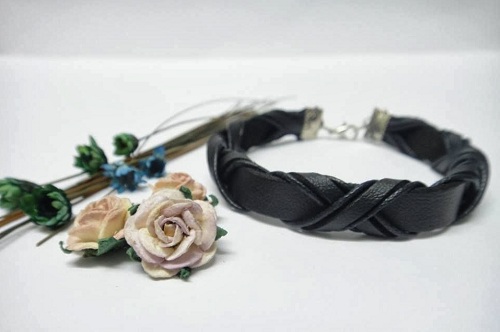 Qu&agrave; noel handmade cho ch&agrave;ng l&agrave; v&ograve;ng tay biểu tượng cho t&igrave;nh y&ecirc;u bền chặt chắc chắn sẽ được ch&agrave;ng tr&acirc;n trọng