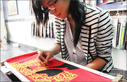 Thêu tranh chữ thập nhanh hơn bằng cách thêu hai tay Thêu tranh chữ thập nhanh hơn bằng cách thêu hai tay