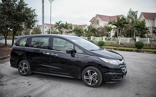 Honda Odyssey cho kết quả ti&ecirc;u thụ nhi&ecirc;n liệu kh&aacute; ấn tượng khi chỉ tốn hơn 9,2 l&iacute;t nhi&ecirc;n liệu cho 100 km đường hỗn hợp phi ti&ecirc;u chuẩn. Ảnh: Vneconomy