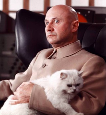 &Aacute;c nh&acirc;n Blofeld l&agrave; một trong những &aacute;c nh&acirc;n &aacute;m ảnh nhất Điệp vi&ecirc;n 007 'B&oacute;ng ma'
