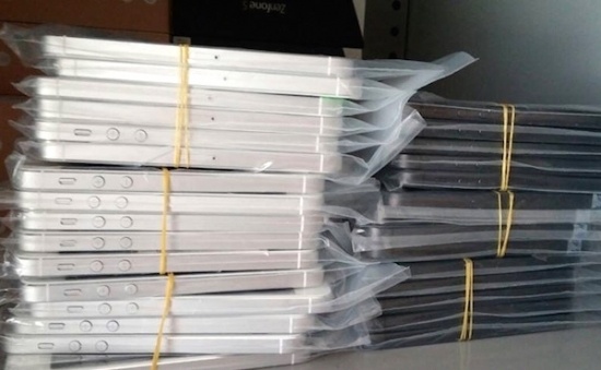Điện thoại Iphone giả bị thu giữ Điện thoại Iphone giả bị thu giữ