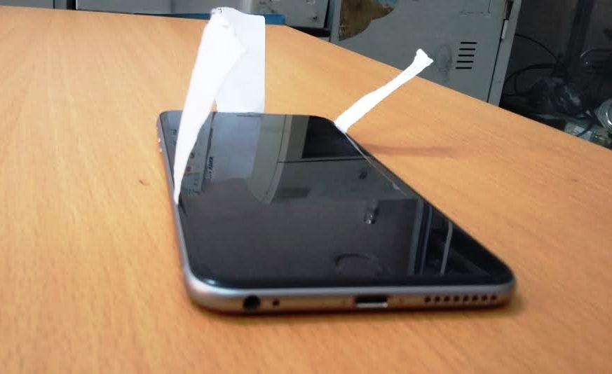 iphone bị hở khe