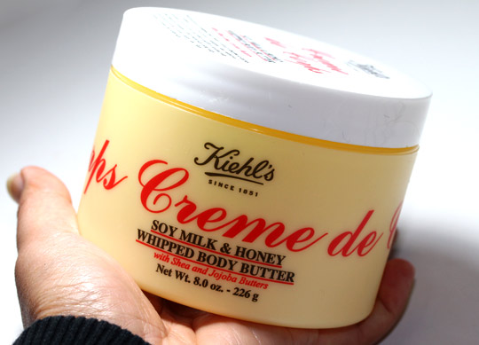 Kem dưỡng ẩm cho da kh&ocirc; m&ugrave;a đ&ocirc;ng của Kiehl's với tinh chất sữa đậu n&agrave;nh v&agrave; mật ong gi&uacute;p dưỡng ẩm s&acirc;u cho da