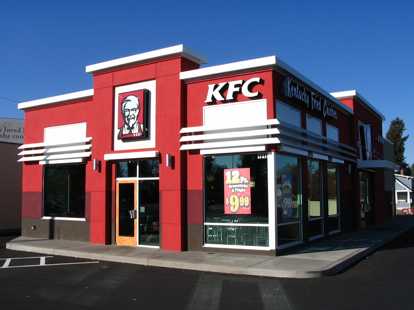 KFC l&agrave; thương hiệu đồ ăn nhanh h&agrave;ng đầu thế giới