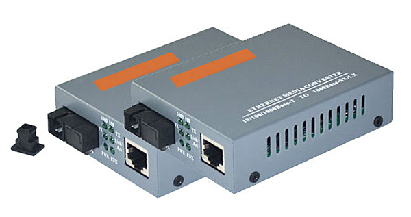 Bộ converter quang để nối v&agrave;o router​