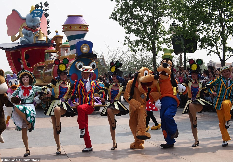 Hầu hết hình tượng nhân vât hoạt hình của hãng Disney đều được mô phỏng lại tại đây