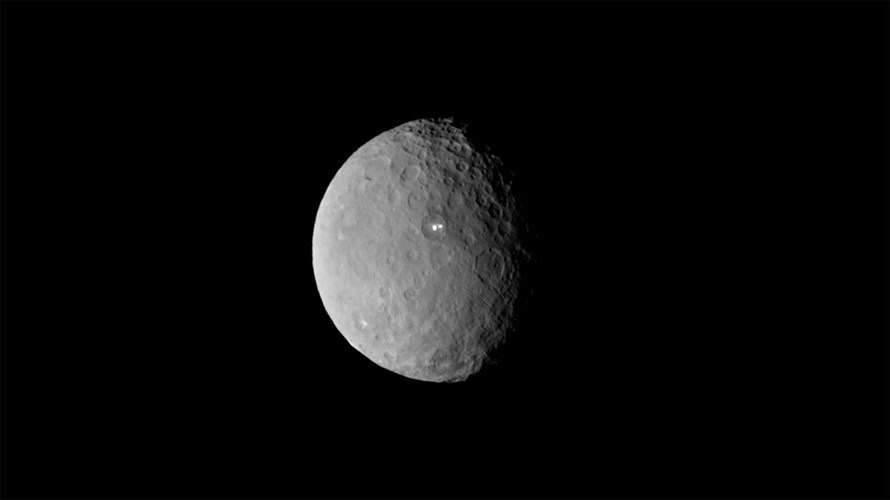 Ceres là tiểu hành tinh đầu tiên được phát hiện vào ngày 1/1/1801 Ceres là tiểu hành tinh đầu tiên được phát hiện vào ngày 1/1/1801