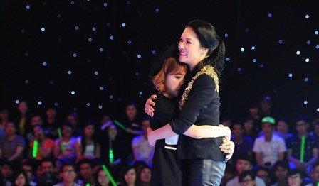 Thu Phương tr&ecirc;n ghế gi&aacute;m khảo The Voice