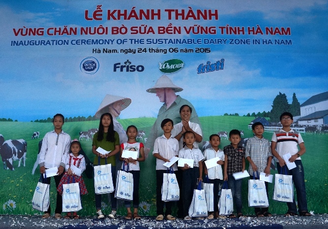 kh&aacute;nh th&agrave;nh v&ugrave;ng chăn nu&ocirc;i b&ograve; sữa ở h&agrave; nam