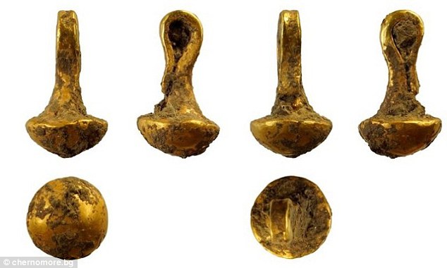 Khảo cổ học ph&aacute;t hiện ra đồ trang sức bằng v&agrave;ng 24 carat ở Bulgaria