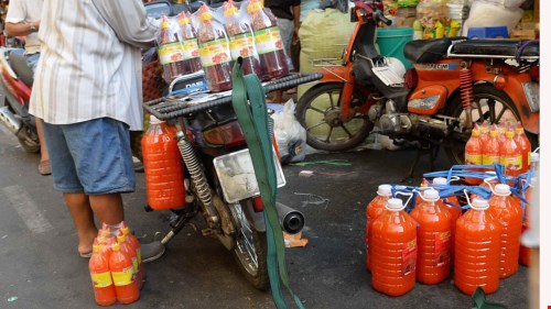  việc kinh doanh v&agrave; ph&acirc;n phối gia vị kh&ocirc;ng r&otilde; nguồn gốc đều bị nghi&ecirc;m cấm.