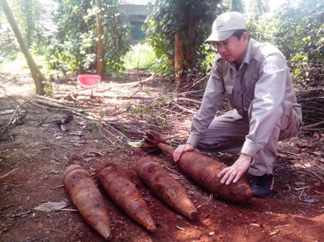 Hầm vũ kh&iacute; qu&acirc;n sự cũ được ph&aacute;t hiện trong qu&aacute; tr&igrave;nh t&igrave;m h&agrave;i cốt