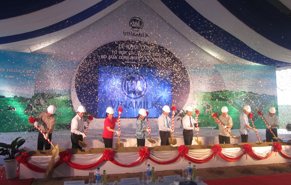 Lãnh đạo Trung ương, tỉnh Thanh Hóa và Công ty Vinamilk thực hiện nghi thức khởi công tổ hợp các nhà máy sữa Công nghệ cao tại Thanh Hóa Lãnh đạo Trung ương, tỉnh Thanh Hóa và Công ty Vinamilk thực hiện nghi thức khởi công tổ hợp các nhà máy sữa Công nghệ cao tại Thanh Hóa