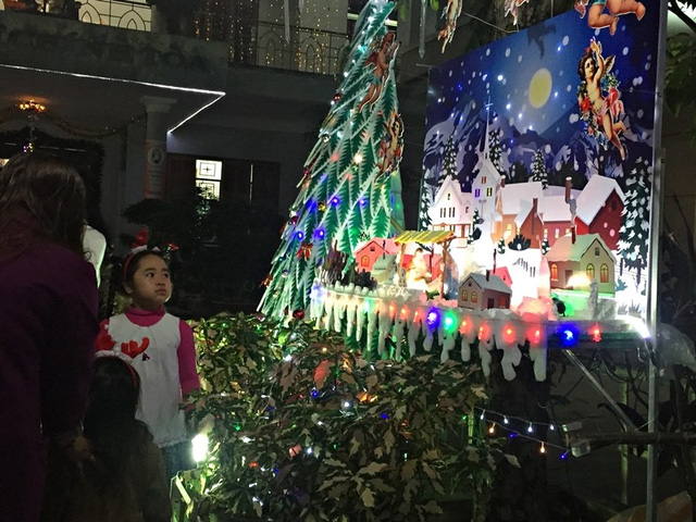 Các em nhỏ vui chơi cùng Đăng ký và nhận 60K 24 bao lì xì miễn phí mỗi ngày 