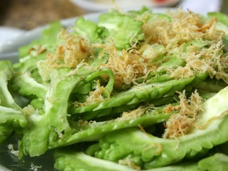 Những người tuyệt đối kh&ocirc;ng n&ecirc;n ăn mướp đắng bao gồm người bị bệnh huyết &aacute;p