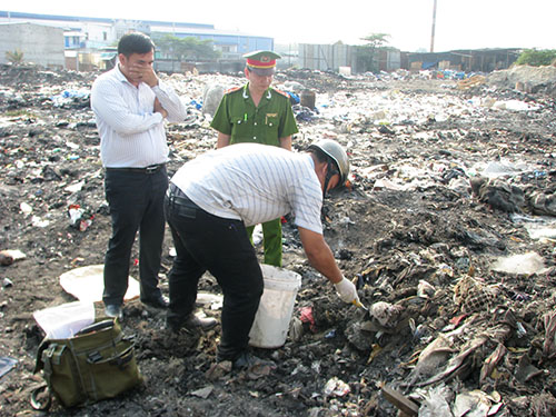 đột k&iacute;ch khu chất thải