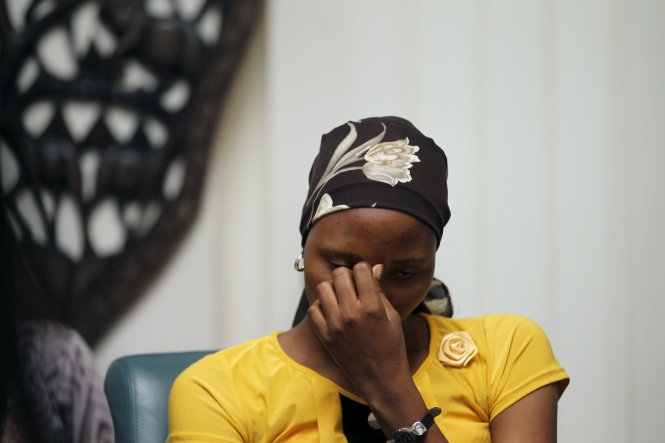 Một em g&aacute;i từng bị Boko Haram bắt c&oacute;c v&agrave; trốn tho&aacute;t được - Ảnh: Reuters