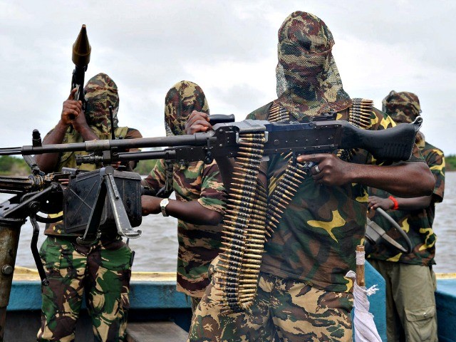 Hơn 200 tay súng thuộc nhóm khủng bố Boko Haram đã đầu hàng quân đội Nigeria Hơn 200 tay súng thuộc nhóm khủng bố Boko Haram đã đầu hàng quân đội Nigeria