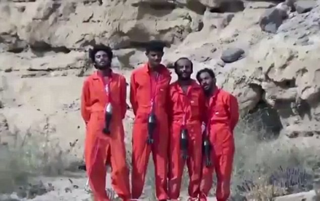 IS bắt tù nhân đeo đạn cối vào cổ trong vụ hành quyết dã man ở Yemen IS bắt tù nhân đeo đạn cối vào cổ trong vụ hành quyết dã man ở Yemen