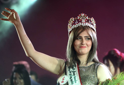 Hoa hậu Iraq Shaima Qassem Abdulrahman bị khủng bố IS dọa bắt c&oacute;c, nhưng c&ocirc; tuy&ecirc;n bố kh&ocirc;ng sợ h&atilde;i