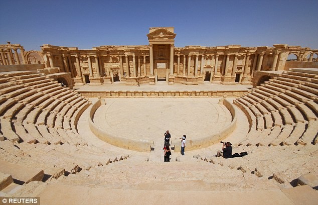 Phiến qu&acirc;n IS xử tử 20 nam giới địa phương bằng s&uacute;ng ở th&agrave;nh phố Palmyra