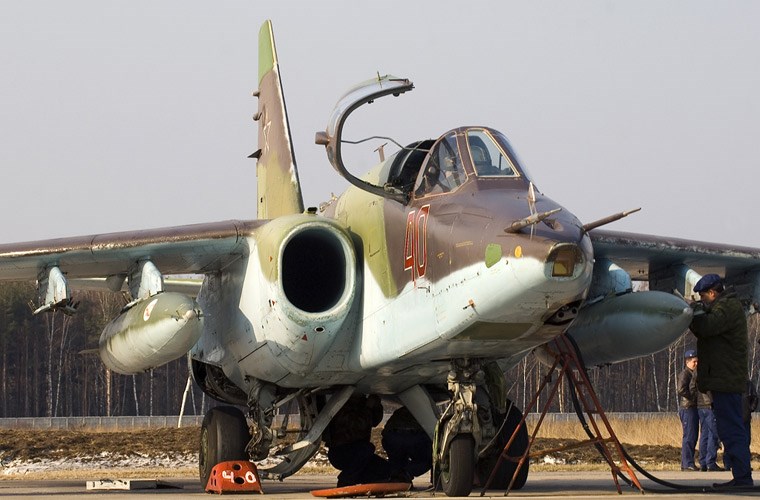 Đội m&aacute;y bay Sukhoi Su-25 của Iraq đ&atilde; qu&aacute; cũ kỹ v&agrave; bị qu&aacute; tải trong c&aacute;c cuộc kh&ocirc;ng k&iacute;ch khủng bố IS