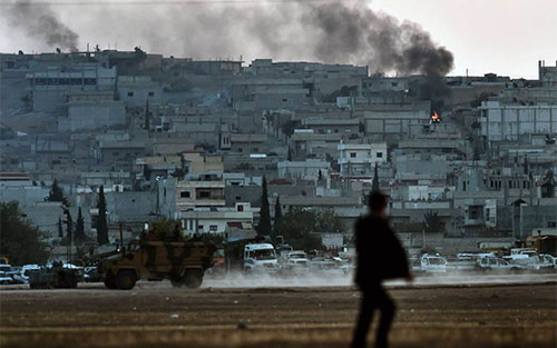 Kh&oacute;i lửa bốc cao sau những cuộc giao tranh tại Kobani