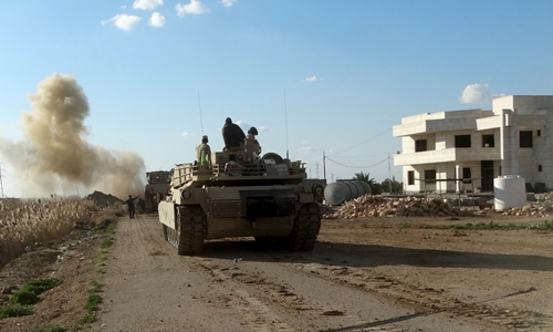 Qu&acirc;n đội Iraq ở Jweba, ph&iacute;a đ&ocirc;ng Ramadi