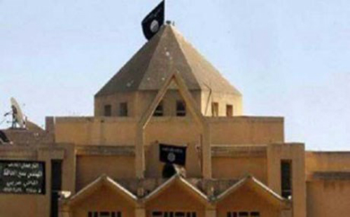 Qu&acirc;n khủng bố IS s&aacute;t hại 4 trẻ em trong khi ph&aacute; hủy nh&agrave; thờ Mother of Aid. Ảnh Rudaw