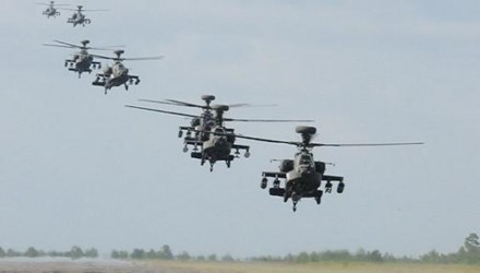 Đoạn video khiến cư d&acirc;n mạng dậy s&oacute;ng v&igrave; nghi ngờ m&aacute;y bay trực thăng tấn c&ocirc;ng Apache của Mỹ hộ tống đo&agrave;n xe của t&ocirc;̉ chức khủng b&ocirc;́  IS