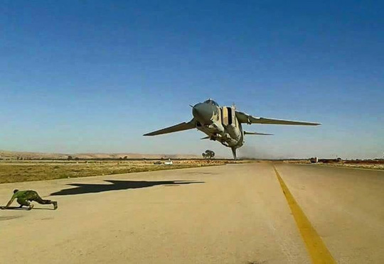 Khủng b&ocirc;́ IS tuy&ecirc;n bố bắn hạ chiến đấu cơ MIG-23
