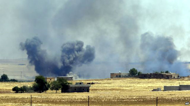 Kh&oacute;i từ một cuộc kh&ocirc;ng k&iacute;ch của Mỹ tấn c&ocirc;ng khủng bố IS tại v&ugrave;ng ngoại &ocirc; Tal Abyad, Syria