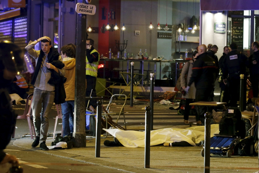 Khủng b&ocirc;́ IS tuy&ecirc;n b&ocirc;́ nh&acirc;̣n trách nhi&ecirc;̣m vụ t&acirc;́n c&ocirc;ng khủng b&ocirc;́ Paris khi&ecirc;́n 127 người thi&ecirc;̣t mạng 