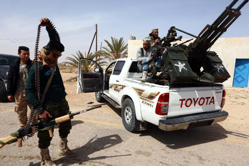 C&aacute;c th&agrave;nh vi&ecirc;n thuộc lực lượng chống lại khủng bố IS ở Libya đang chuẩn bị đợt tấn c&ocirc;ng mới