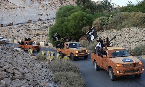 Khủng b&ocirc;́ IS ở Derna, ph&iacute;a đ&ocirc;ng Libya