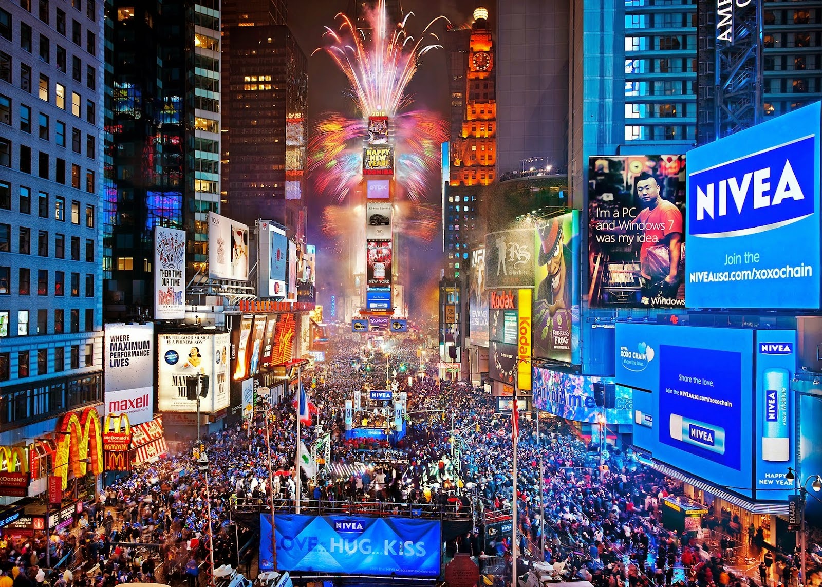 Lễ ch&agrave;o đ&oacute;n năm mới năm 2015 tại quảng trường Thời đại ở New York, Mỹ 
