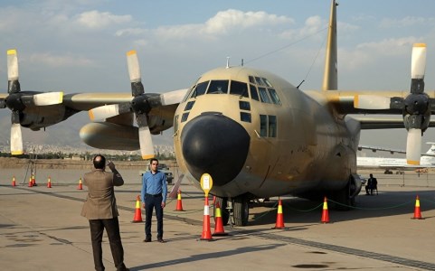 Một chiếc m&aacute;y bay C-130 Hercules của Iran trong triển l&atilde;m về th&agrave;nh tựu v&agrave; trang thiết bị của Kh&ocirc;ng qu&acirc;n nước n&agrave;y ng&agrave;y 23/9 vừa qua