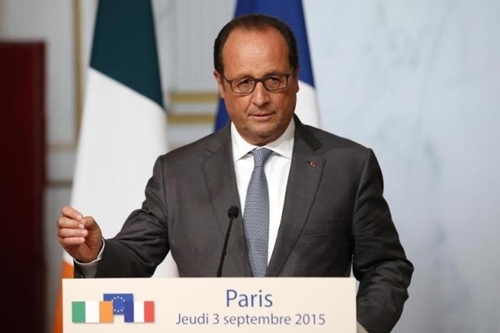 Tổng thống Francois Hollande đang c&acirc;n nhắc kh&ocirc;ng k&iacute;ch Nh&agrave; nước Hồi gi&aacute;o (khủng bố IS) ở Syria