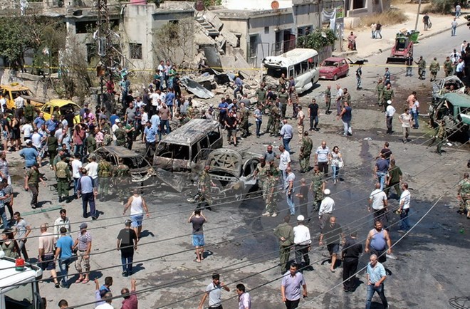 Hiện trường một vụ đ&aacute;nh bom tại th&agrave;nh phố cảng Latakia của Syria
