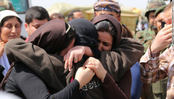 Một nh&oacute;m phụ nữ Yazidi được khủng bố IS trả tự do ng&agrave;y 8/8