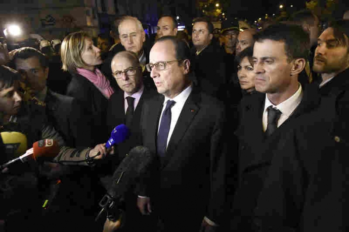 Sau vụ khủng bố ở Paris, Ph&aacute;p như đang đứng giữa ng&atilde; ba đường