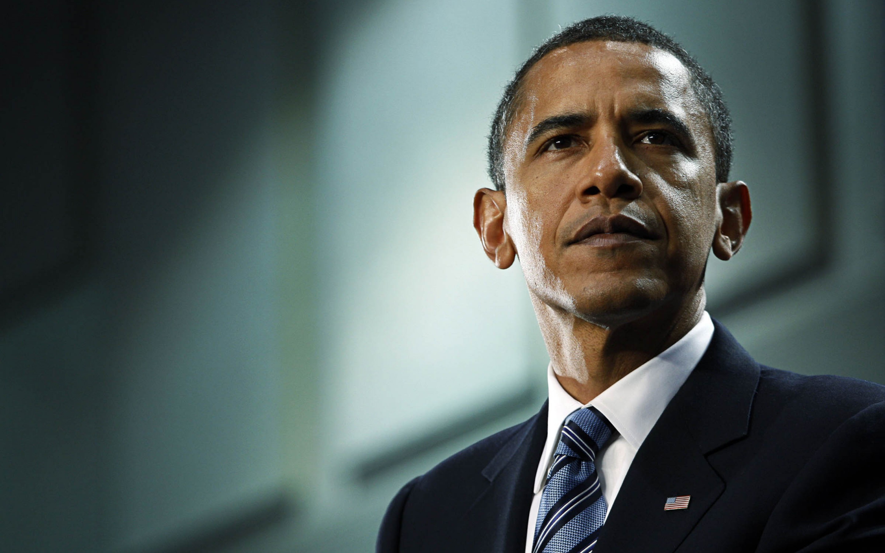 Tổng thống Mỹ Barack Obama cho hay đã đề nghị nhóm cố vấn của mình sẵn sàng hỗ trợ Pháp bất cứ điều gì cần trong điều tra vụ tấn công. ‘Nhân danh người Mỹ, tôi lên án mạnh mẽ vụ việc dường như là vụ tấn công khủng bố kinh khủng ở Nice, khiến nhiều người vô tội thiệt mạng và bị thương’, Reuters dẫn lời Tổng thống Mỹ nói trong một thông báo.
