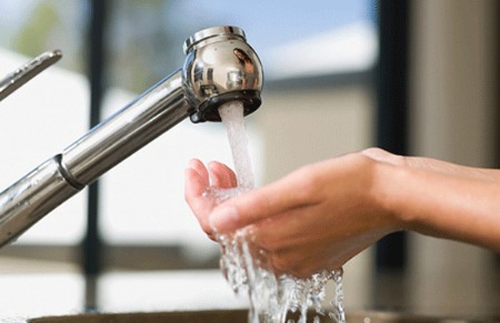 Người d&acirc;n loay hoay t&igrave;m nguồn nước sạch