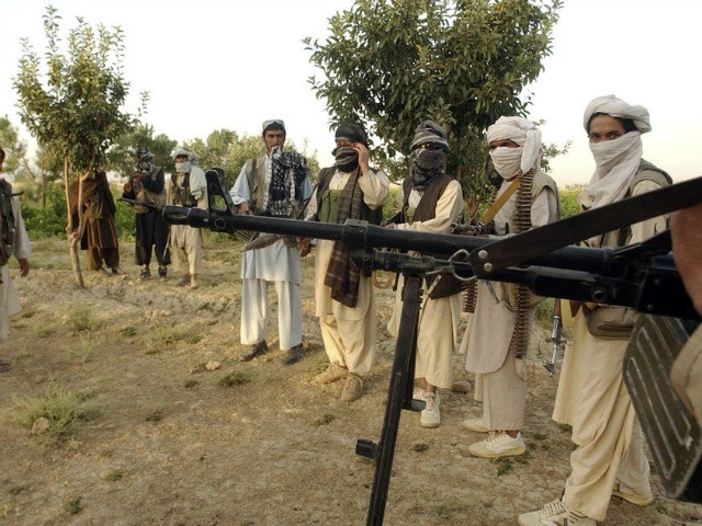 Một nh&oacute;m c&aacute;c th&agrave;nh vi&ecirc;n Taliban thề trung th&agrave;nh với khủng bố IS  trong một video th&aacute;ng 1