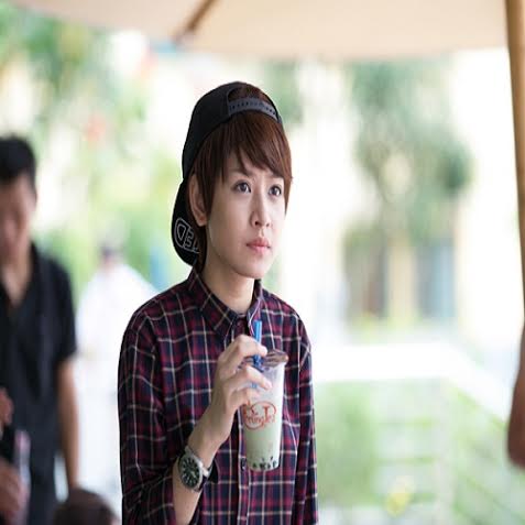 15. Từ mái tóc dài buông thõng, có thời điểm, Chi Pu đã “xuống tóc” để trở thành “cô nàng đẹp trai” trong phim ngắn  “My Sunshine” với sự thay đổi đầy nam tính, mạnh mẽ và táo bạo.