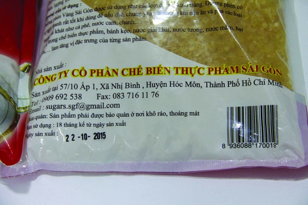Mặt sau của đường ph&egrave;n v&agrave;ng S&agrave;i G&ograve;n gồm địa chỉ, m&atilde; vạch c&ocirc;ng ty v&agrave; ng&agrave;y sản xuất