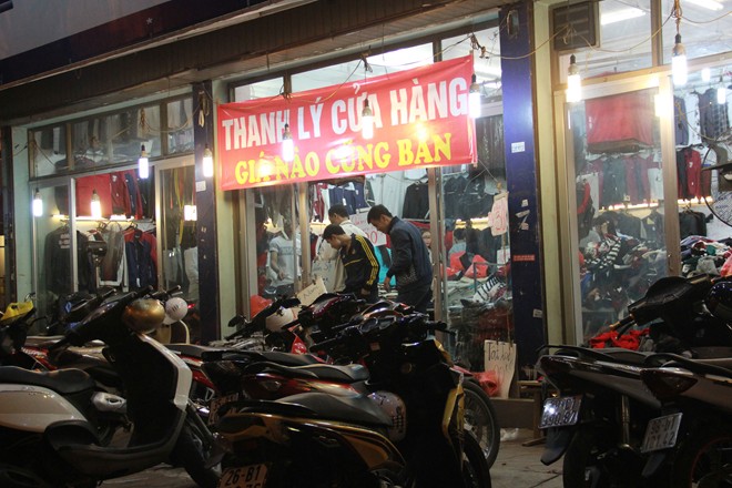 Nếu vẫn băn khoăn kinh doanh g&igrave; v&agrave;o m&ugrave;a đ&ocirc;ng n&agrave;y, tại sao bạn kh&ocirc;ng thử bỏ vốn đầu tư v&agrave;o mặt h&agrave;ng chống đại h&agrave;n với mẫu m&atilde; đa dạng gi&uacute;p tăng thu nhập cho gia đ&igrave;nh