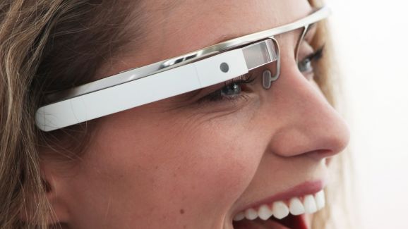 K&iacute;nh Google glass c&oacute; khả năng chụp ảnh v&agrave; quay phim